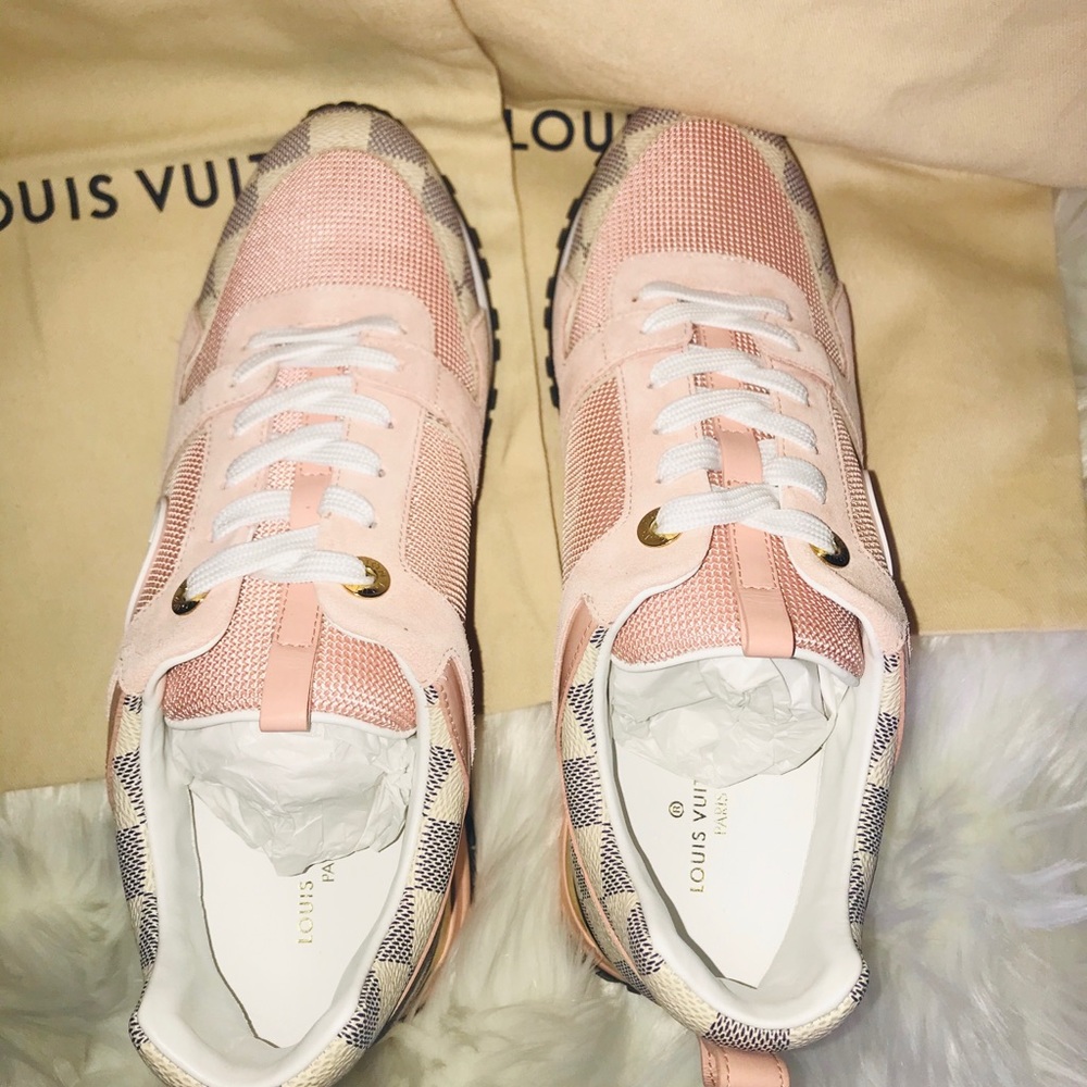 ❗️SOLD❗️Louis Vuitton run away sneaker - Picture 6 of 8